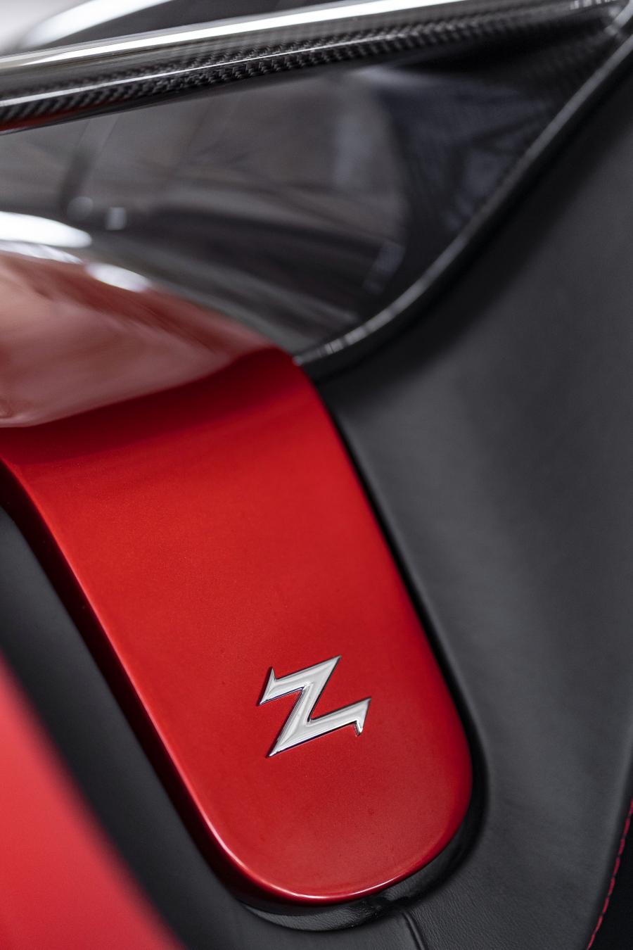 Детали экстерьера Aston Martin Vanquish Zagato Shooting Brake 2018 года  (UK) (фото 7 из 76)